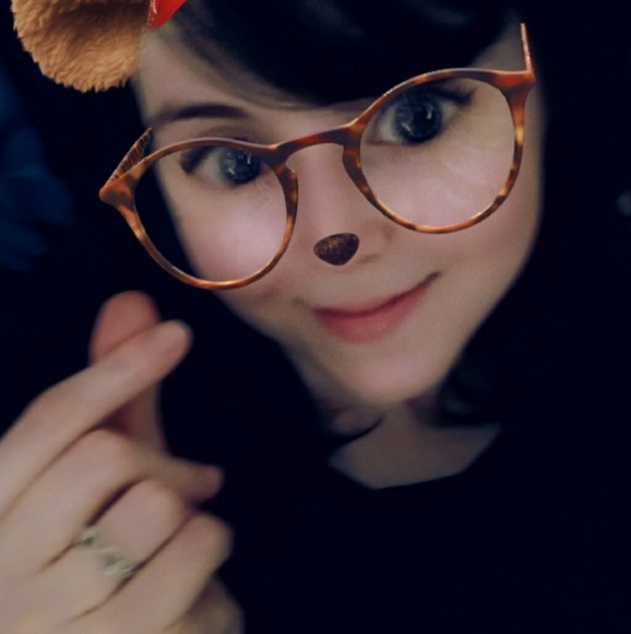 Meet your Posher, Nikki - Picture 2 of 2